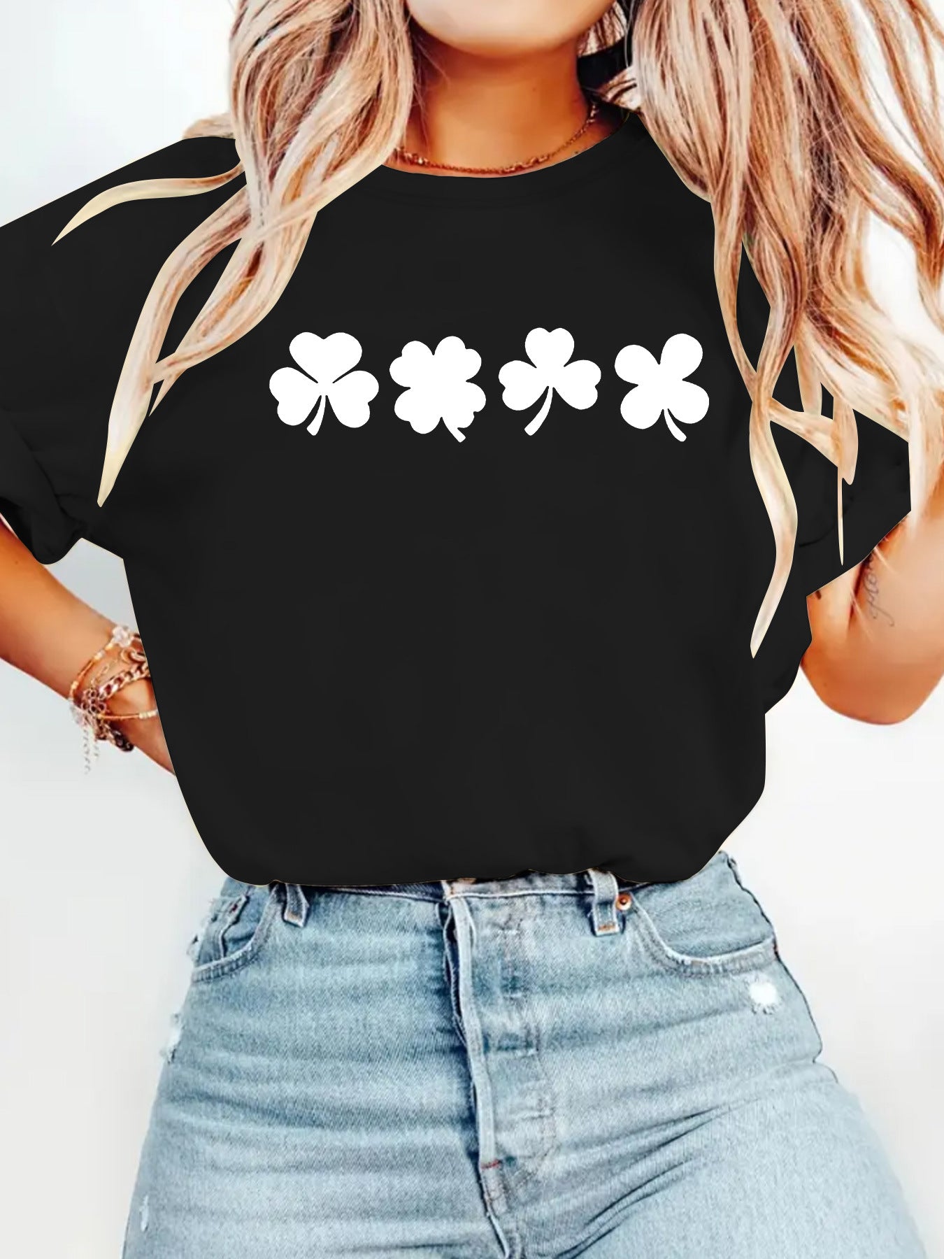 Short sleeved T-shirt with St. Patrick's Day Clovers
