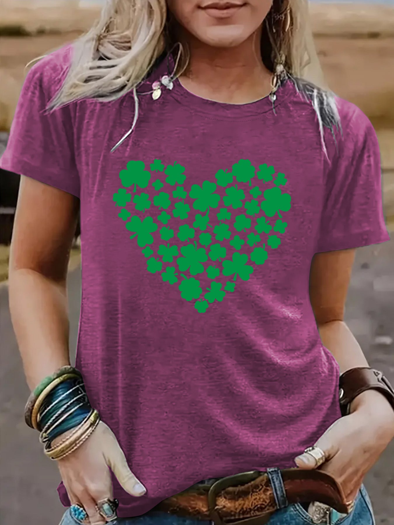 Short sleeved Saint Patrick element