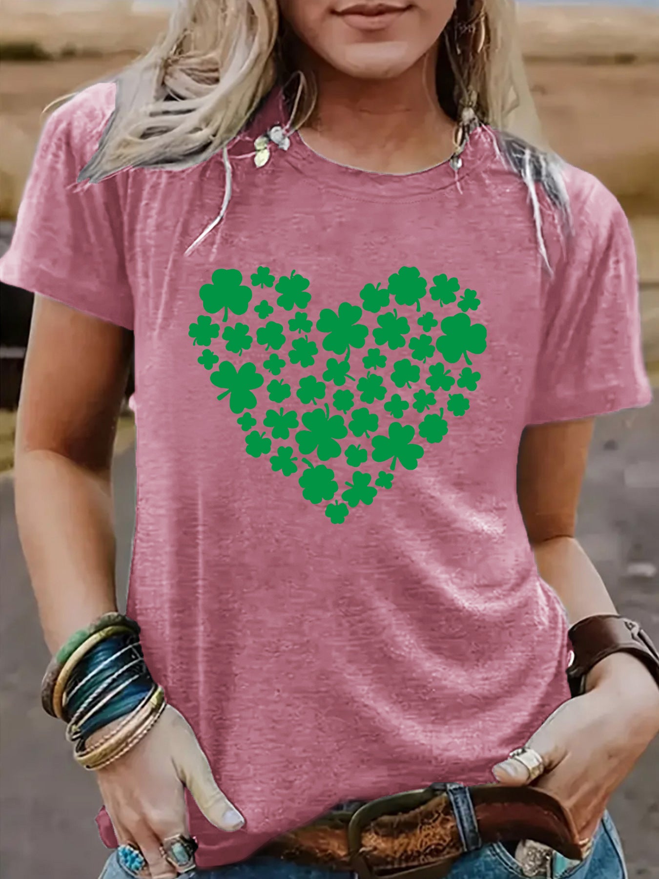 Short sleeved Saint Patrick element