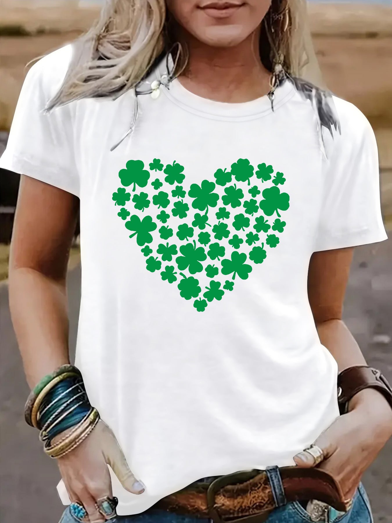 Short sleeved Saint Patrick element