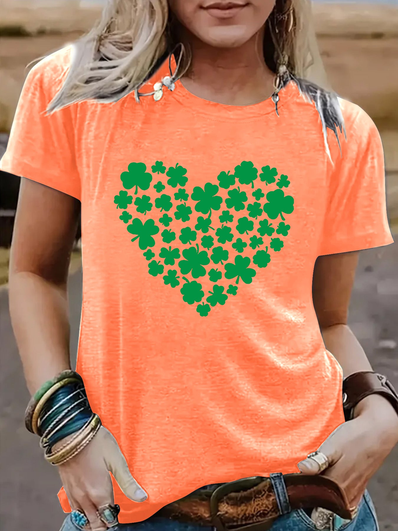 Short sleeved Saint Patrick element