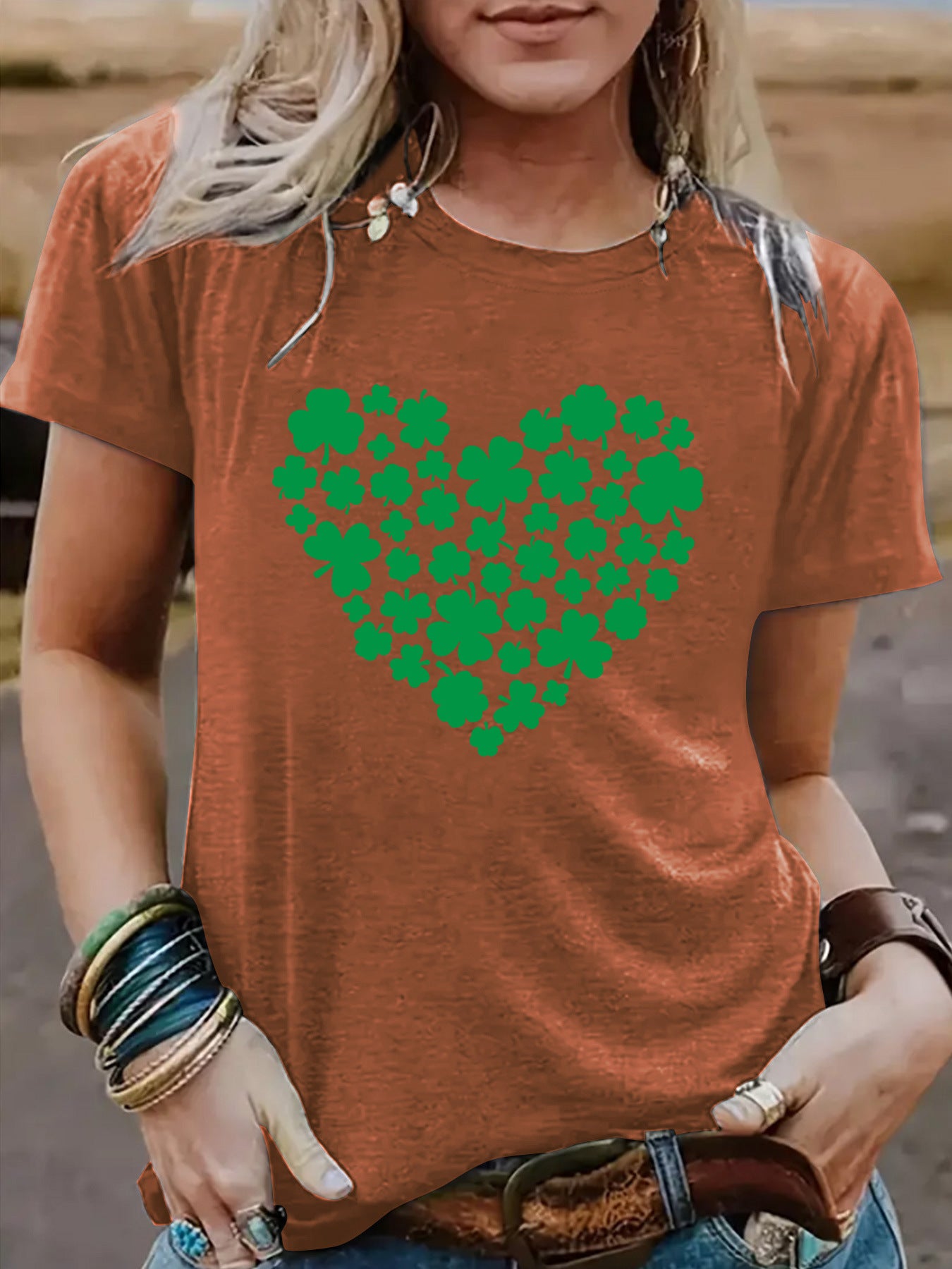 Short sleeved Saint Patrick element